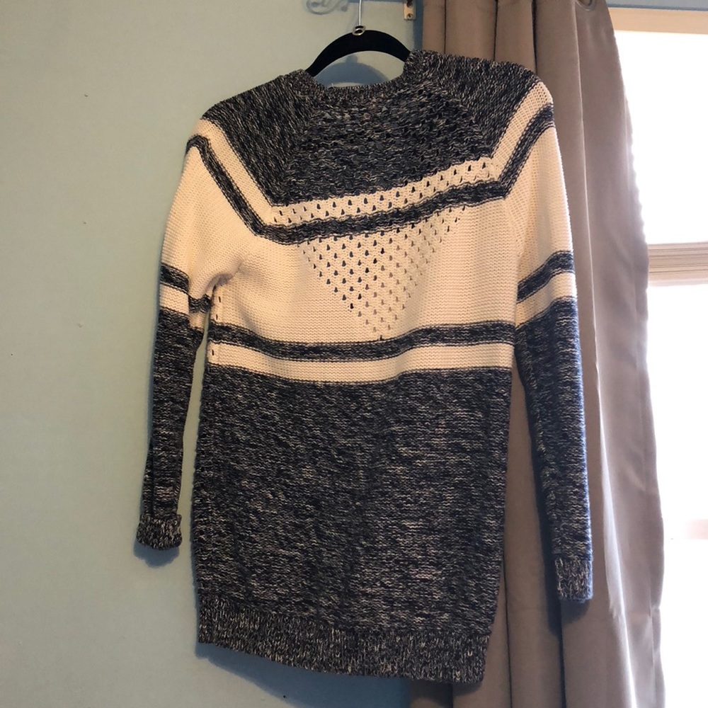 Button down sweater - Picture 2 of 2